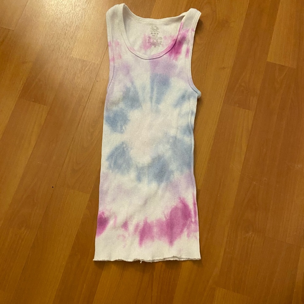 TYE DIE TANK